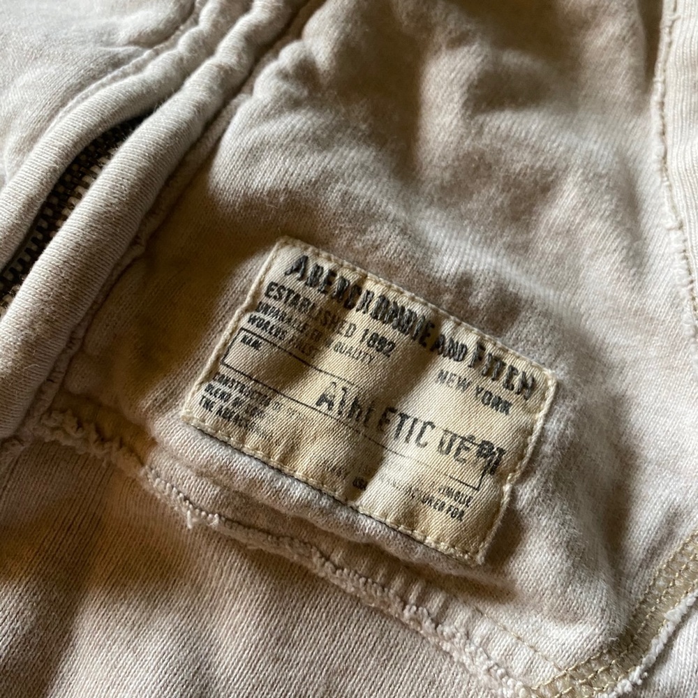 Zip-up Sweatshirt
